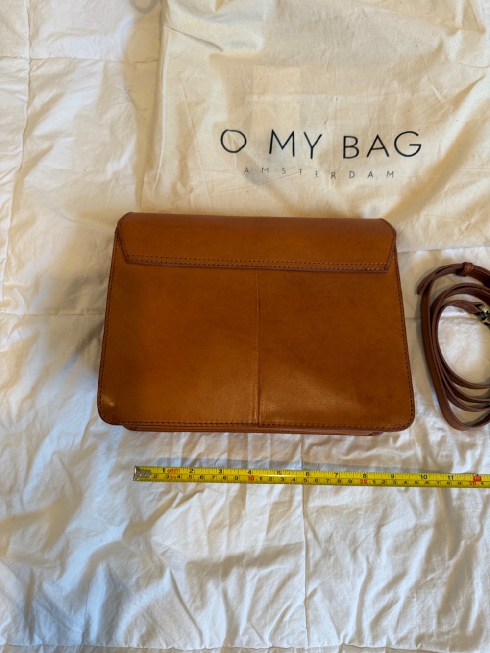 Women's Tan Leather Crossbody Bag with Removable Strap - Picture 4 of 9